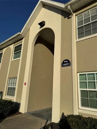 Buy this 2 bed condo on 4427 Hector Court in Orlando, FL 32822