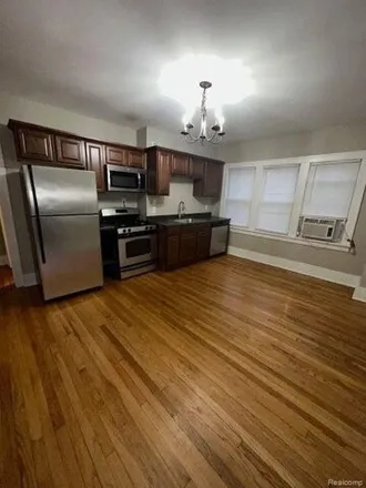 Image 5 - 331 Girard Avenue, Royal Oak, MI 48073, USA - Apartment for rent