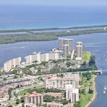 Buy this 1 bed condo on 180 Lakeshore Drive in North Palm Beach, FL 33408