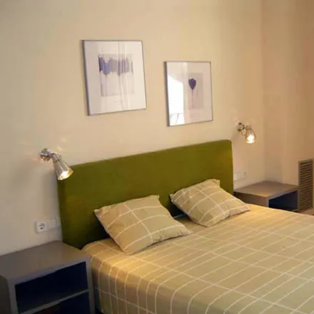 Rent this 2 bed apartment on Carrer d'Alcolea in 99, 08014 Barcelona