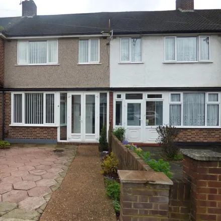 Rent this 3 bed townhouse on Arkindale Road in London, SE6 2SW