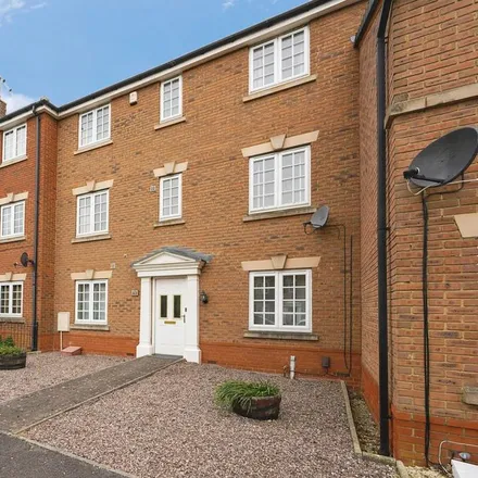Rent this 3 bed townhouse on The Boulevard in Swindon, SN25 1WD