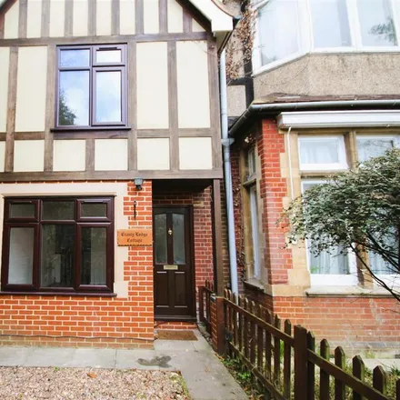 Rent this 2 bed house on Cross Lanes in Guildford, GU1 2EF
