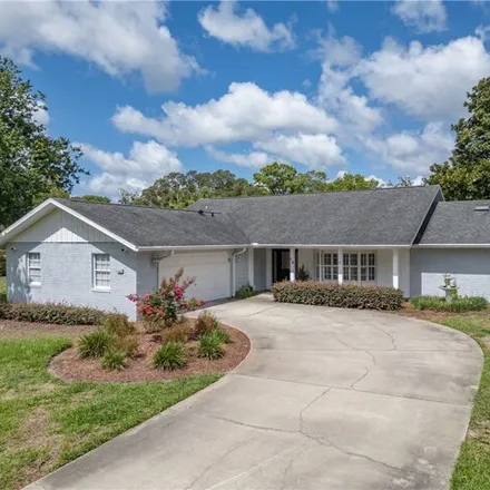 Buy this 3 bed house on 26 Graytwig Ct W in Homosassa, Florida