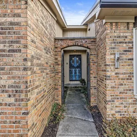 Image 3 - 8437 Quail Hollow Road, Indianapolis, IN 46260, USA - Condo for sale