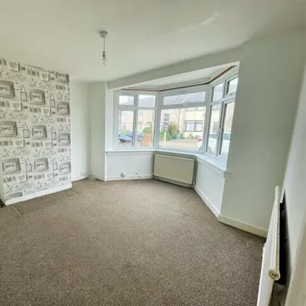 Image 3 - Surrey Avenue, Leigh on Sea, SS9 3HB, United Kingdom - Duplex for rent