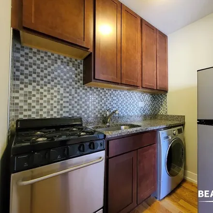 Rent this 1 bed apartment on 550 W Arlington Pl