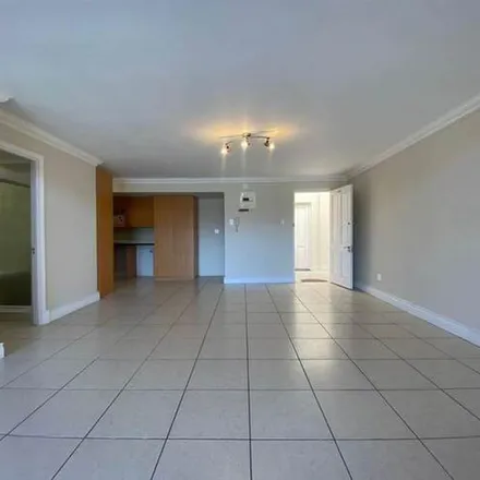 Image 4 - Tullyallen Road, Rondebosch, Cape Town, 7700, South Africa - Apartment for rent