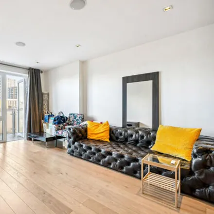 Rent this 2 bed room on G Construction in Kew Bridge Road, Strand-on-the-Green