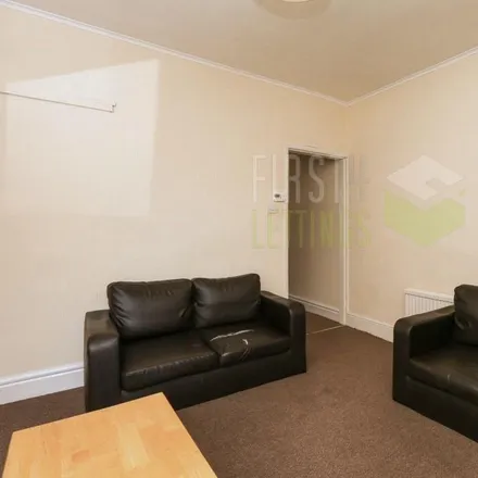 Image 4 - Lorne Road, Leicester, LE2 1XF, United Kingdom - Townhouse for rent