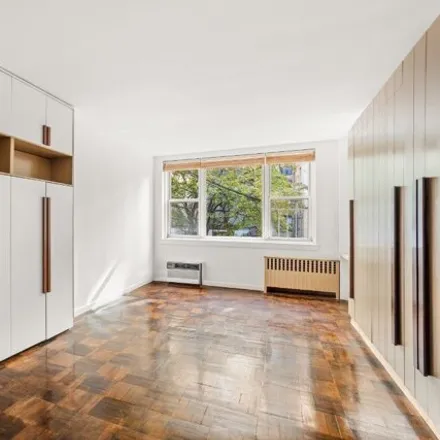 Image 2 - 131 West 85th Street, New York, NY 10024, USA - Apartment for sale