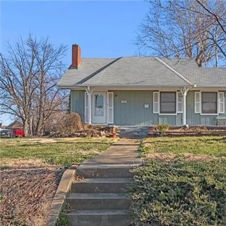 Buy this 4 bed house on 428 East Lexington Street in Richmond, MO 64085