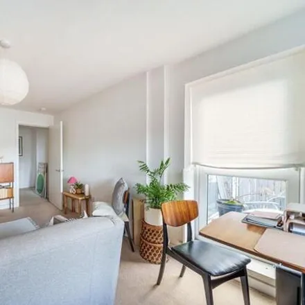 Image 4 - Greenwood House, 29-31 Station Road, London, N22 7BF, United Kingdom - Apartment for sale