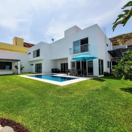 Rent this 6 bed house on Calle Paraíso Natural in Fraccionamiento Limoneros, 62330 Cuernavaca