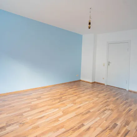 Rent this 3 bed apartment on Jeßstraße 10 in 24114 Kiel, Germany