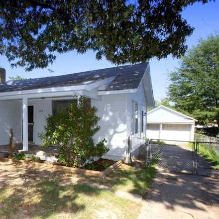 Rent this 2 bed house on 1840 Moss Street in North Little Rock, AR 72114