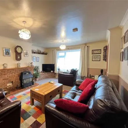 Image 3 - Featherstone Drive, Leicester, LE2 9RE, United Kingdom - Townhouse for sale