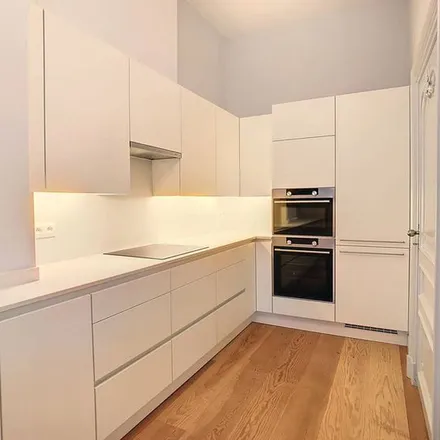 Rent this 2 bed apartment on Spinolarei 14 in 8000 Bruges, Belgium