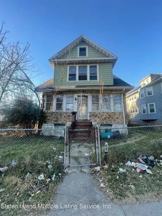 Buy this 3 bed house on 143 Osgood Avenue in New York, NY 10304