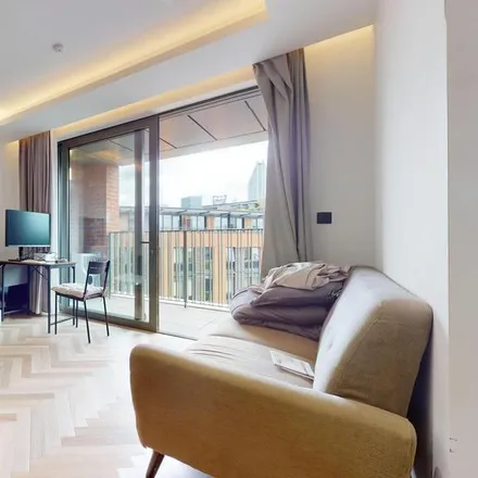 Rent this 1 bed apartment on Skyline House in 200 Union Street, Bankside