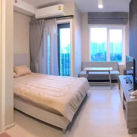 Rent this 1 bed apartment on U DELIGHT @ HUAIKWANG STATION in Pracha Uthit Road, Huai Khwang District