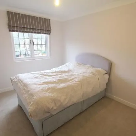 Image 7 - unnamed road, Woking, GU21 4YL, United Kingdom - Apartment for rent
