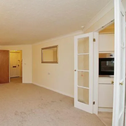 Image 7 - Old Lode Lane, Metropolitan Borough of Solihull, B92 8JF, United Kingdom - Apartment for sale