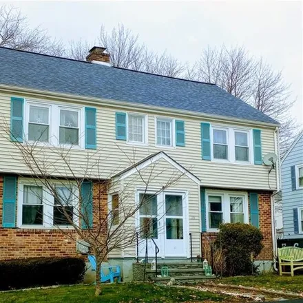 Rent this 2 bed townhouse on 68 Shangri-la Lane in Middletown, RI 02842