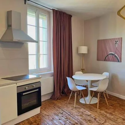 Rent this 1 bed apartment on Châteaurenard in Boulevard de Lattre de Tassigny, 13160 Châteaurenard