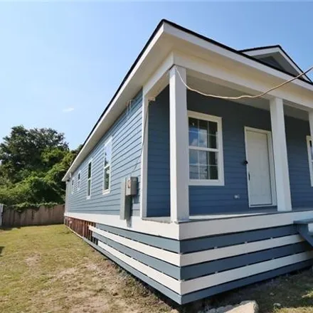 Image 2 - 3008 Piety Street, New Orleans, LA 70126, USA - House for sale