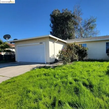 Image 2 - 3920 Meadowbrook Circle, Pittsburg, CA 94565, USA - House for rent