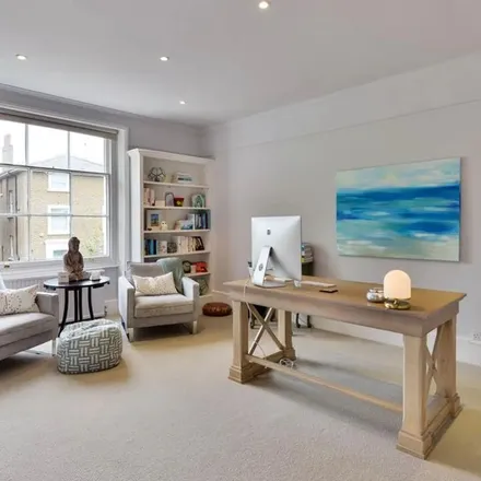 Rent this 6 bed apartment on 110 Clifton Hill in London, NW8 0JS