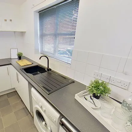 Rent this 4 bed townhouse on 146 North Sherwood Street in Nottingham, NG1 4EG