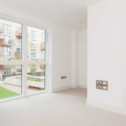 Rent this 2 bed apartment on Abbotsford Court in Lakeside Drive, London