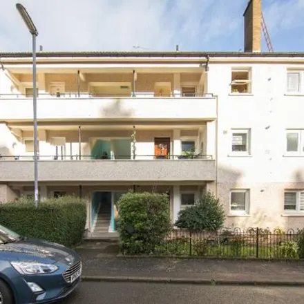 Buy this 3 bed apartment on Broomhill in Thornwood Place/ Thornwood Drive, Thornwood Place