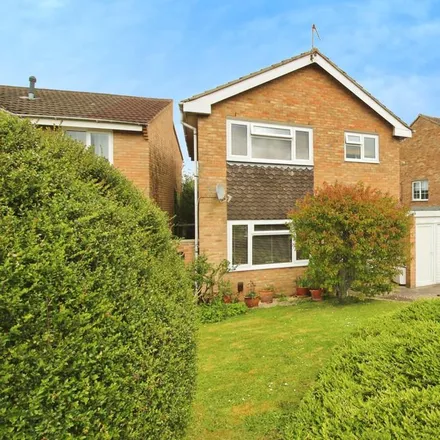 Rent this 3 bed house on Avonmead in Swindon, SN25 3NZ