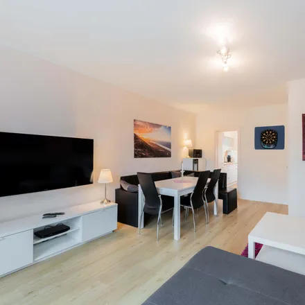 Rent this 4 bed apartment on Bozenhardweg 5a in 22087 Hamburg, Germany