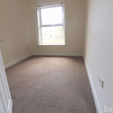 Image 5 - Moor Street, Queensbury, BD13 2PS, United Kingdom - Townhouse for rent