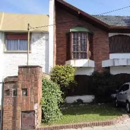 Buy this 6 bed house on Avenida 12 de Octubre 2701 in Quilmes Oeste, 1879 Quilmes
