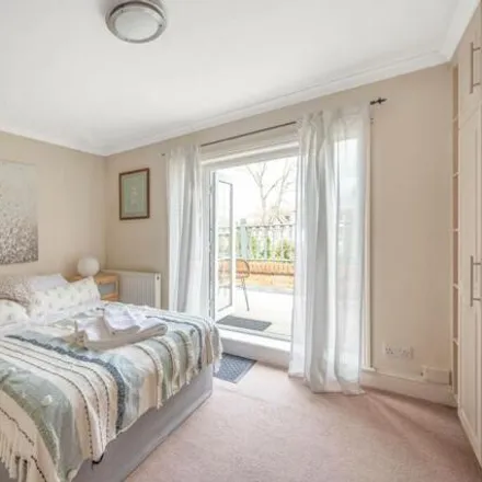 Image 3 - Brondesbury Court, 235 Willesden Lane, Brondesbury Park, London, NW2 5RE, United Kingdom - Apartment for rent