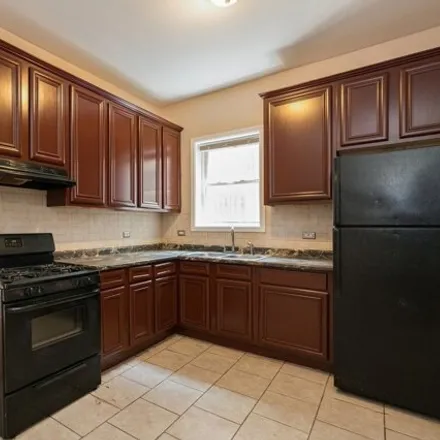 Image 3 - 7354 South Perry Avenue, Chicago, IL 60621, USA - House for sale