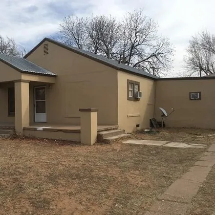 Buy this 4 bed house on 1620 Hickory Street in Colorado City, TX 79512