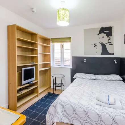 Rent this 1 bed apartment on Hendon Way in Finchley Road, Childs Hill
