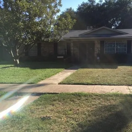 Rent this 3 bed house on 7344 Capistrano Drive in Century Park, Shreveport