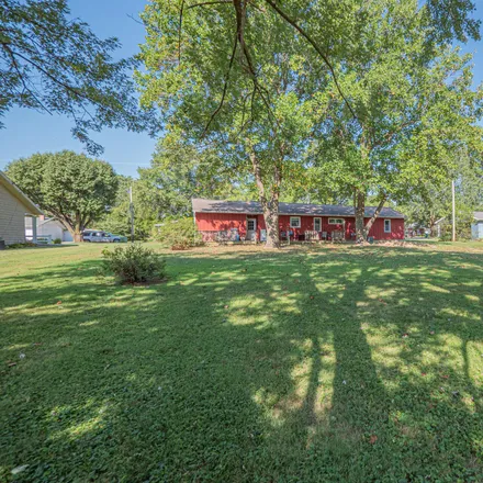 Image 2 - 714 Saint Charles Street, Moberly, MO 65270, USA - House for sale