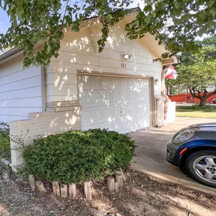 Image 2 - 944 Dalton Street, Wichita, KS 67207, USA - House for sale