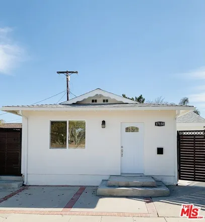 Rent this 3 bed house on 17150 Hiawatha Street in Los Angeles, CA 91344