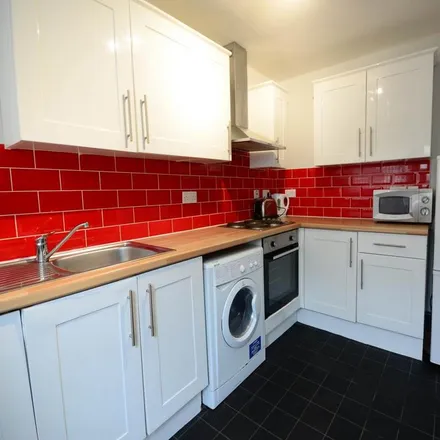 Rent this 4 bed room on GAINSBOROUGH ROAD/SEAMAN ROAD in Gainsborough Road, Liverpool
