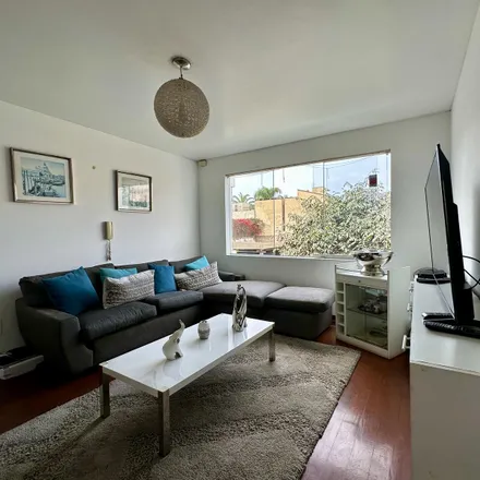 Buy this studio house on Institución educativa inicial La Tia Carmela Ii in Calle Batallón Tarma, Santiago de Surco