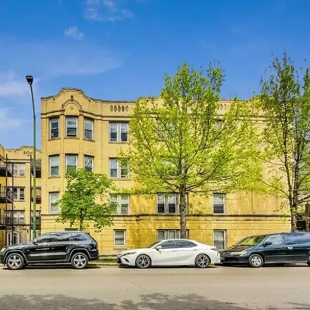 Buy this 3 bed condo on 6200-6204 North Claremont Avenue in Chicago, IL 60645